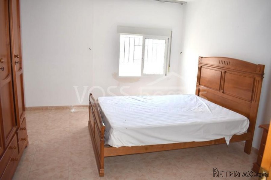 Large, 2 storey, corner, village house with 4 bedrooms.. - 13