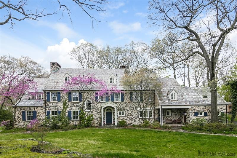 6 bedroom House For Sale: 155 Locust..