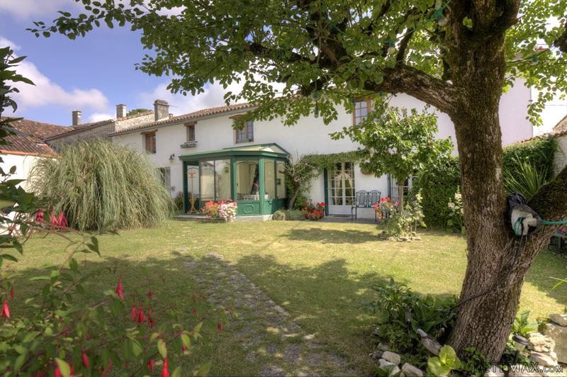 Spacious 5 Bedroom House With Pool -..