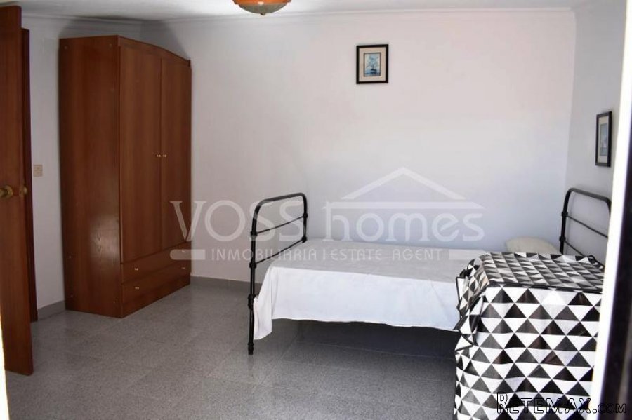 Large, 2 storey, corner, village house with 4 bedrooms.. - 16