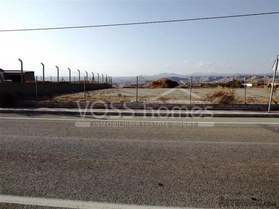 Urban plot of land of 425m2 in the village on Santa Maria..