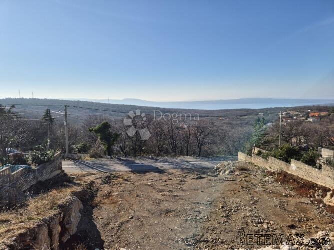 GRAĐEVINSKI TEREN 741m2-DONJI ZAGON