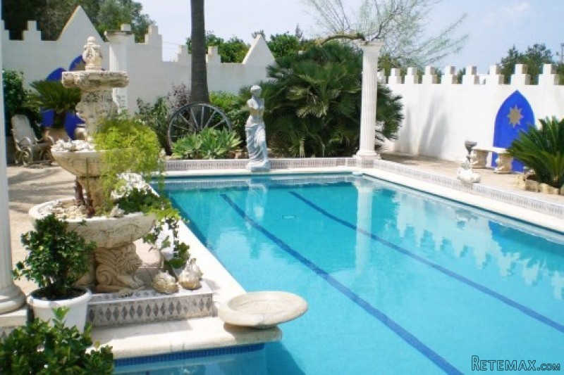 One-family house with beautiful garden - 2
