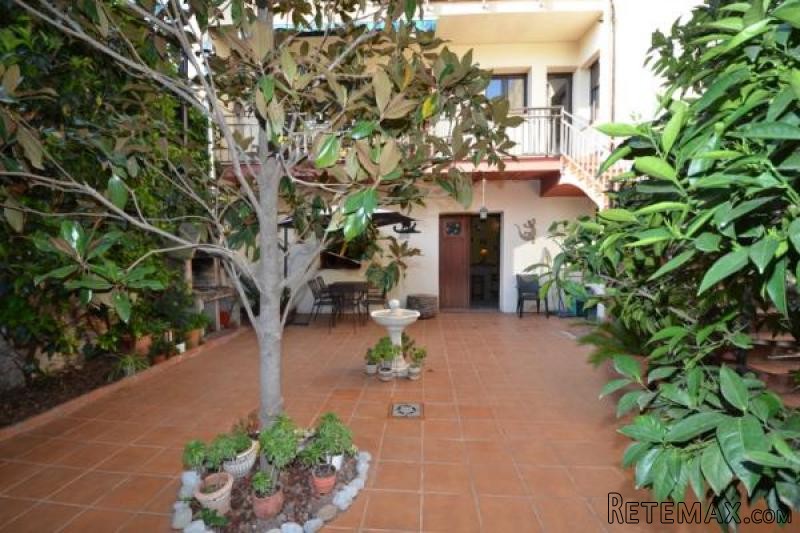 SANT PERE PESCADOR: Nice House with..