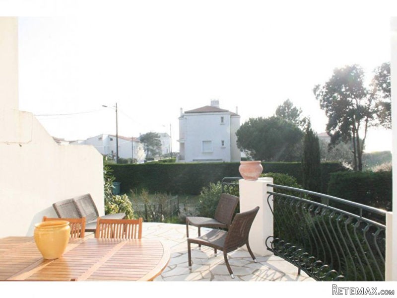 1 bedroom apartment with sea view in..