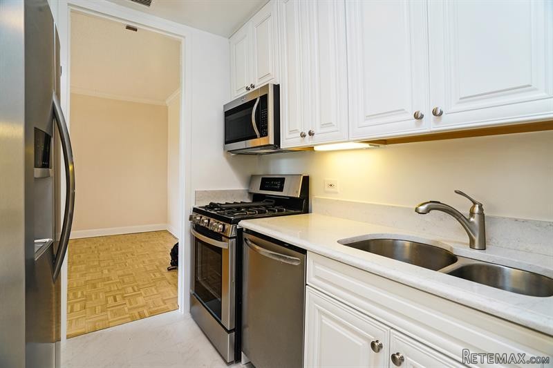1 bedroom House For Sale: 35 N.. - 2