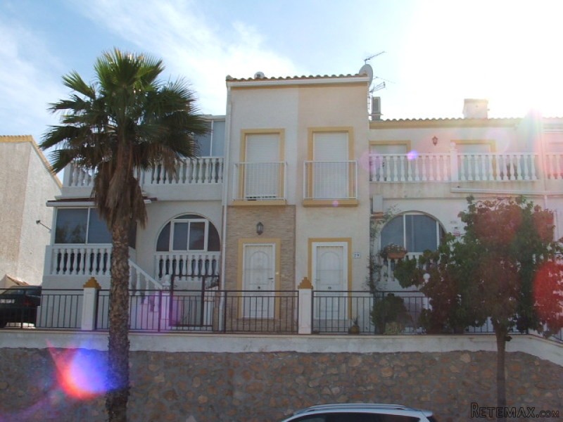 2 bedroom, 1 bathroom Apartment, (build..