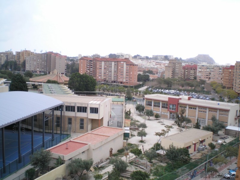 3 bedroom, 2 bathroom Apartment, (build..