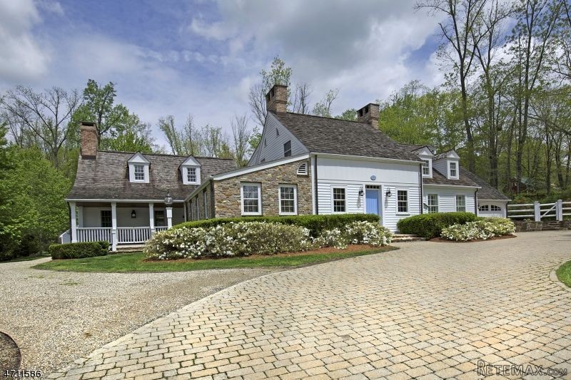 4 bedroom Detached House For Sale: 40 E..