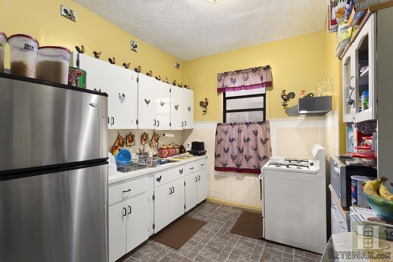House For Sale: 2400 WESTCHESTER.. - 2