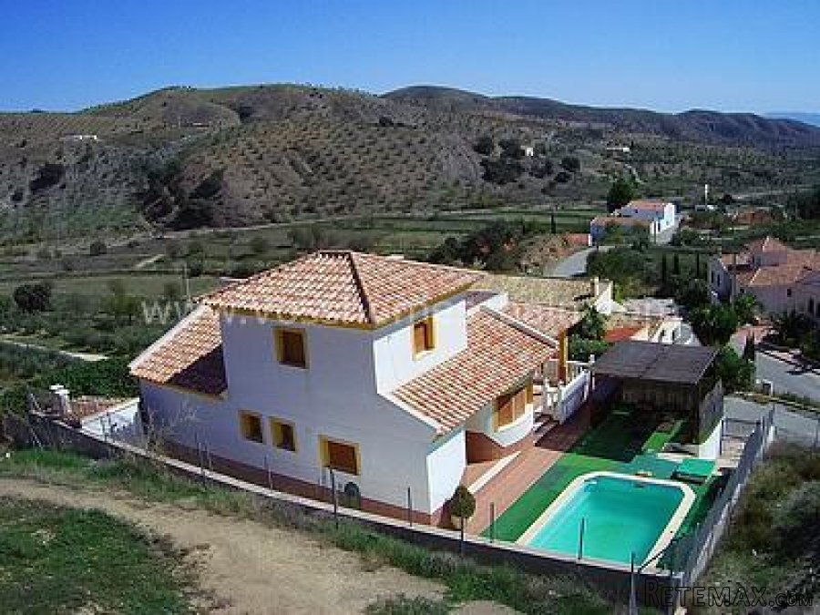 Larger than average 4 bed, 2 bath village house with..