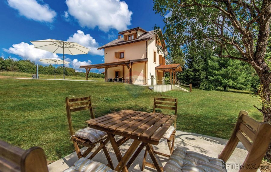 Lika, Plaški-Kuća sa bazenom 110 m2 - 2