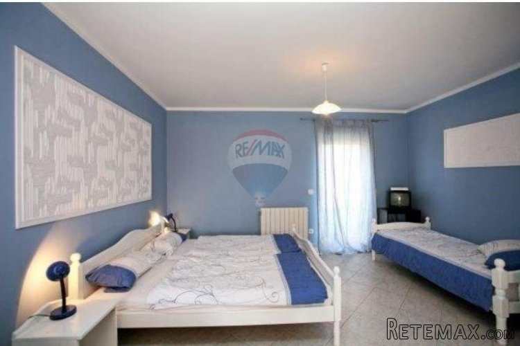 KUĆA SA 6 APARTMANA U ROVINJU - 4