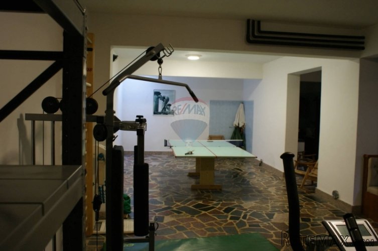 KUĆA S APARTMANIMA U PREMANTURI - 2