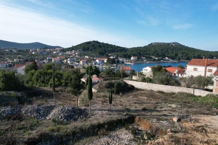 Teren s Pogledom na More i Potencijalom za Luksuznu Gradnju-