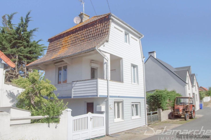 Saint Martin De Brehal - House For Sale