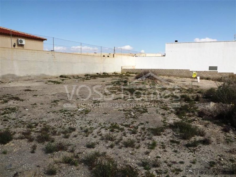 Urban building plot of 468m2 on the edge of Huercal-Overa..