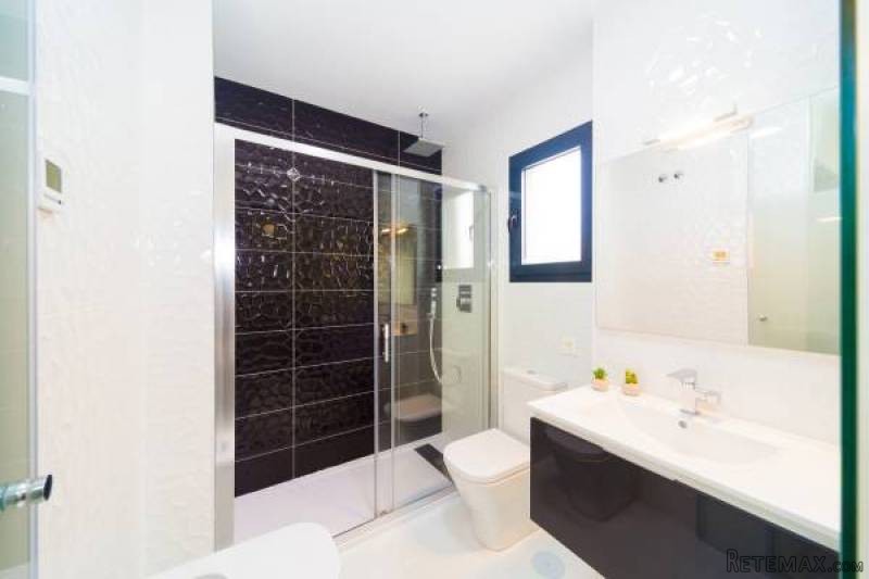 2 Bedroom 2 Bathroom Bungalow In.. - 2
