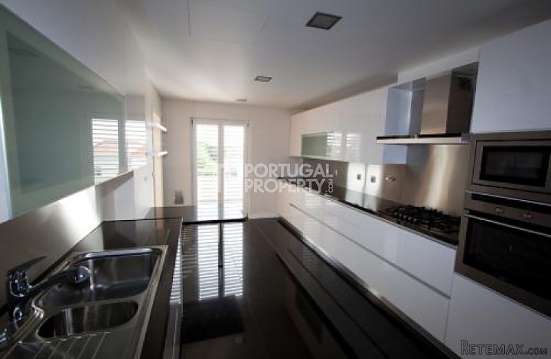 Stunning 3 bedroom apartment in Estoril - 2