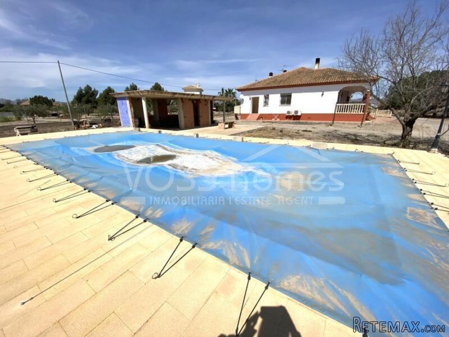 A beautifully large and spacious, light and airey quality.. - 3