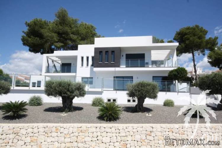 Modern villa within a short distance of the village and the.. - 3
