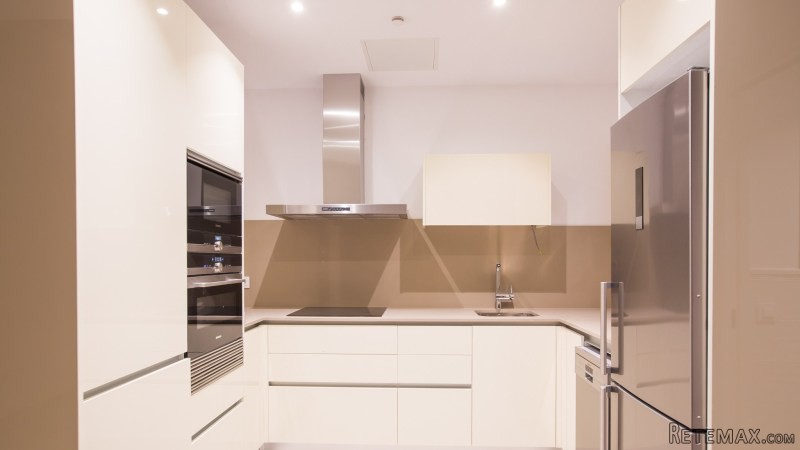 Newly Renovated 2 Bed Born Apartment.. - 2