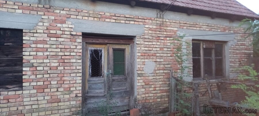 Prodajem kucu u Perlezu-Zrenjanin - 6