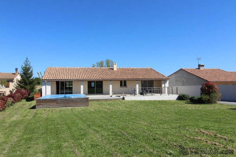 5 Bedrooms - Villa -..