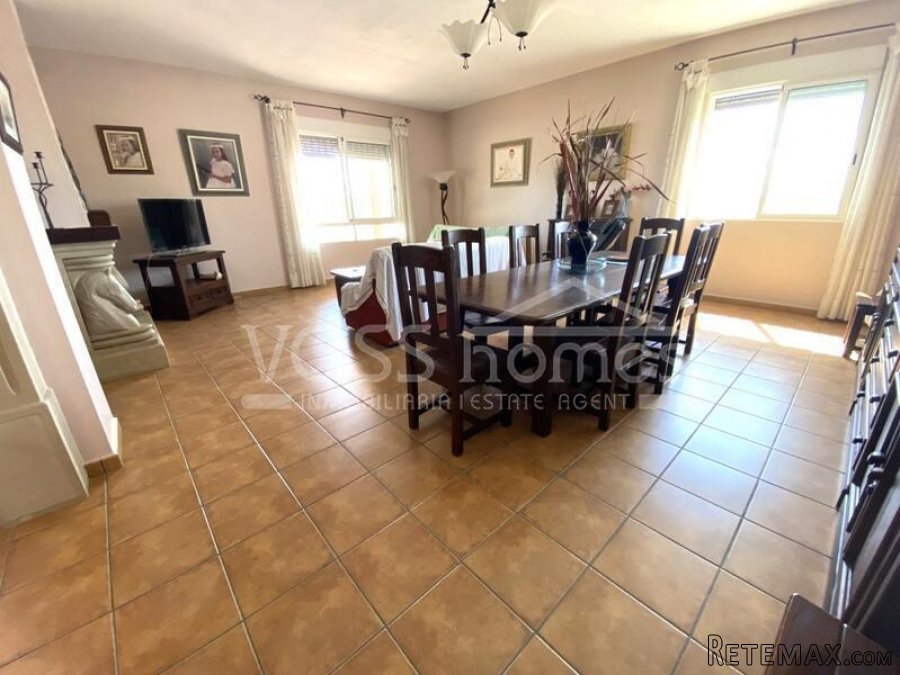 A beautifully large and spacious, light and airey quality.. - 8