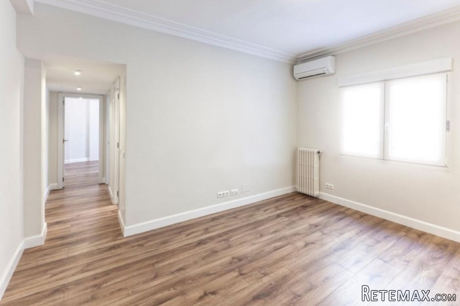 Se vende piso muy luminoso, situado entre las calles Goya.. - 2