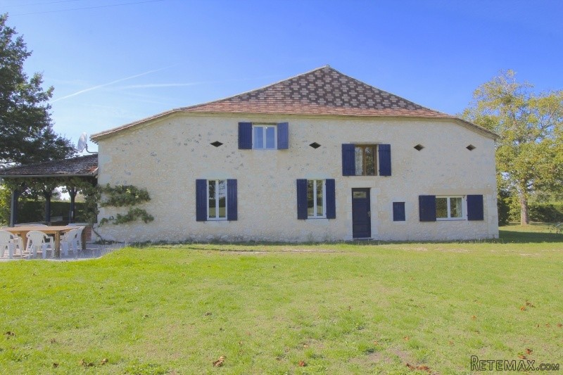 Superbly-renovated 5 bedroom, 3 ensuite..