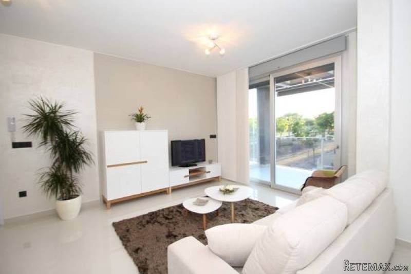 3 Bedroom 2 Bathroom Penthouse In.. - 2