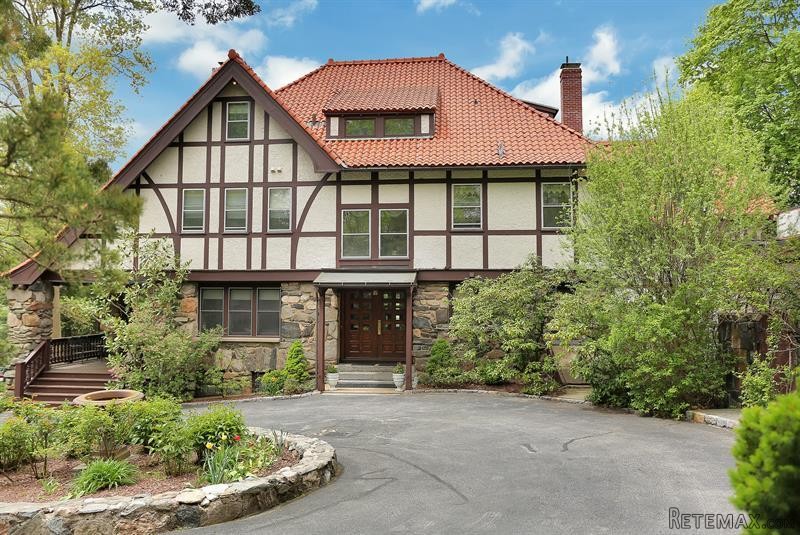 7 bedroom House For Sale: 91 Brookside.. - 2