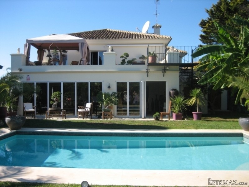 6 Bedroom Villa For Sale In Linda..