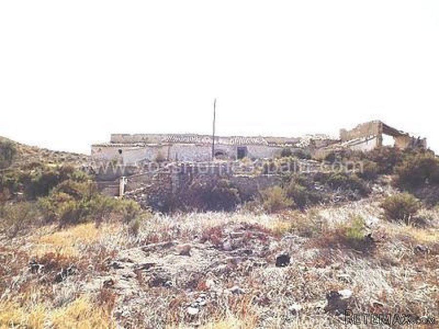 Large finca of approx 13 hectares of land with..