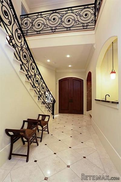 5 bedroom House For Sale: 11714.. - 2
