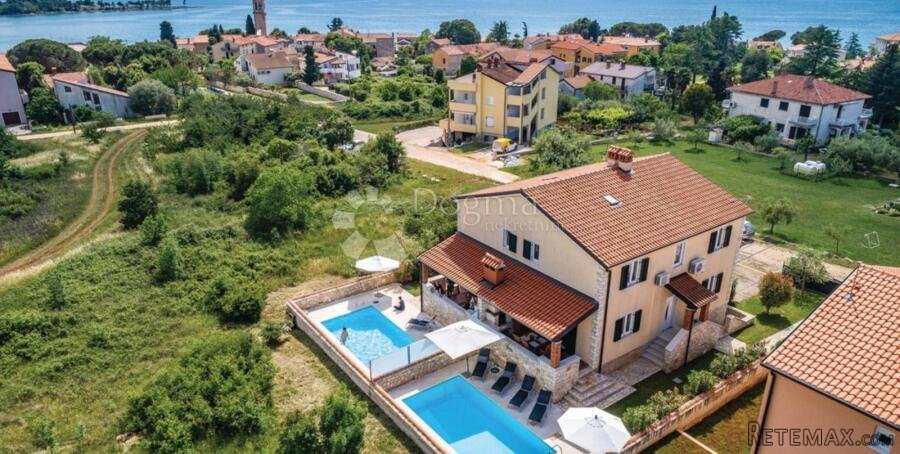 Umag okolica, prekrasna dvojna kuća 300 metara od mora!