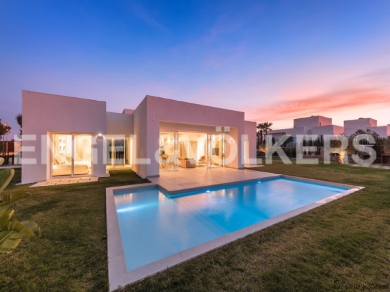Luxury New Modern Design Villa
