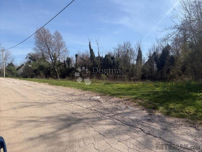 Građevinsko 4310 m2 i poljoprivredno 1378 m2 zemljište - 2