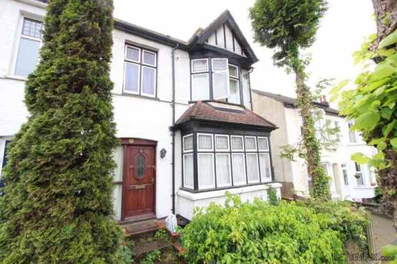3 bedroom, Semi-detached House house..
