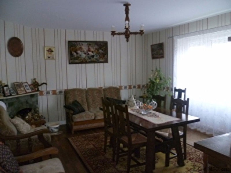 Spacious Farmhouse; 2 Barns; 4.3 Acres;.. - 2