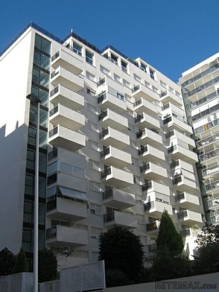 2 BED APARTMENT WITH VIEWS