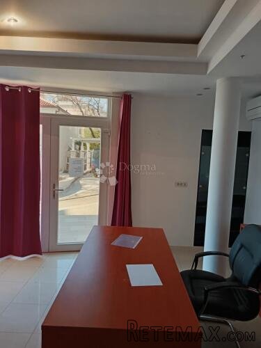 Poslovni prostor, Makarska riva