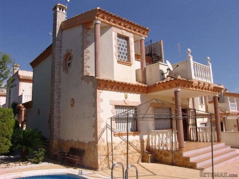 3 Bedrooms - Villa - Alicante - For Sale