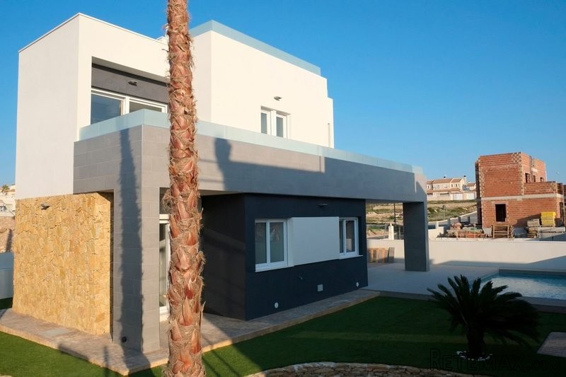 4 Bedrooms - Villa - Alicante - For Sale
