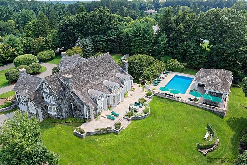 6 bedroom House For Sale: 20 Andrews..