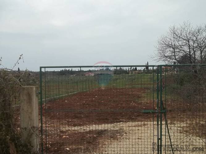 Umag, građevinsko zemljište s građevinskom dozvolom - 2
