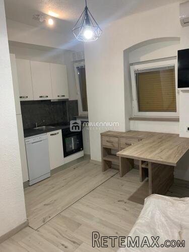 Opatija, 53.92m2, dva stana, 100m do mora
