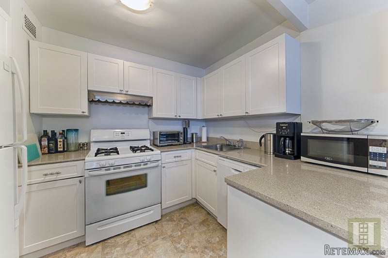 1 bedroom Apartment For Sale: 220 EAST.. - 2