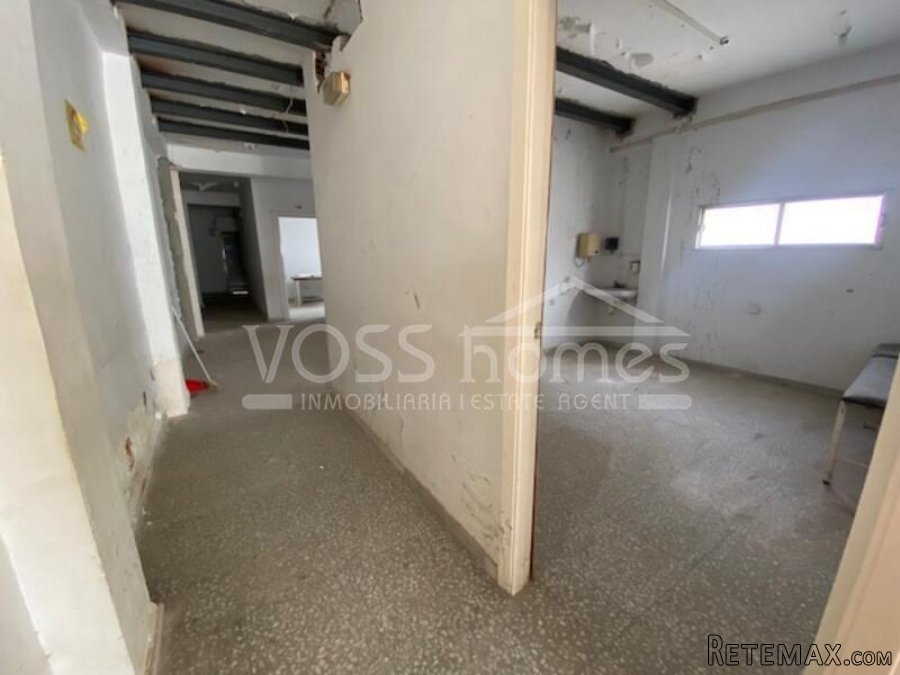 NEW LISTING TO VOSS HOMES - Commercial unit of 150m2.. - 7